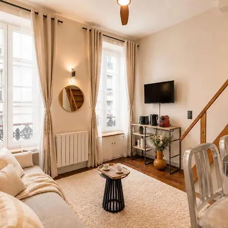 公寓 Renovated With Mezzanine In Le Marais 巴黎